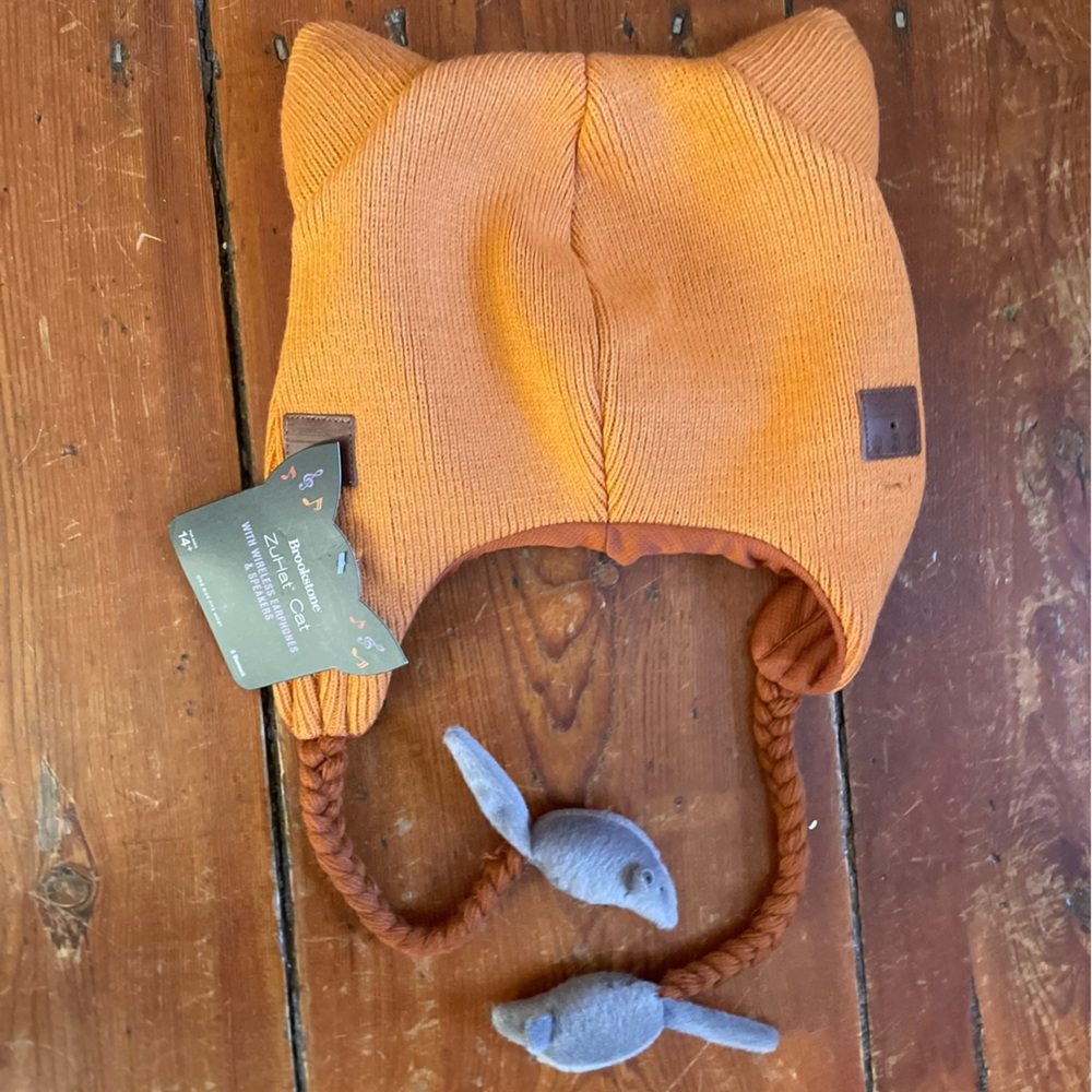 NWT Brookstone Cat hat w/ wireless earbuds - Picture 4 of 6